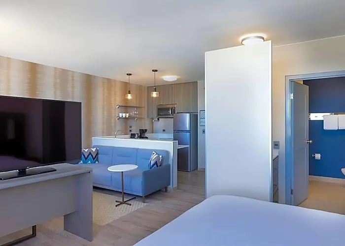 Hotel By Marriott Playa del Carmen